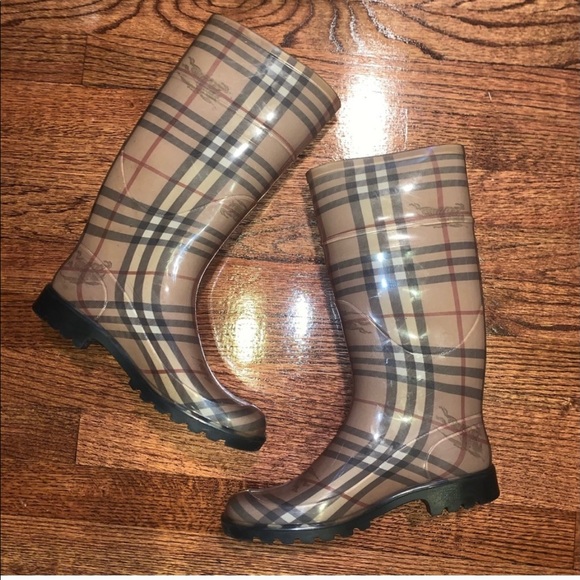 Authentic Burberry Rain Boots - Picture 5 of 11